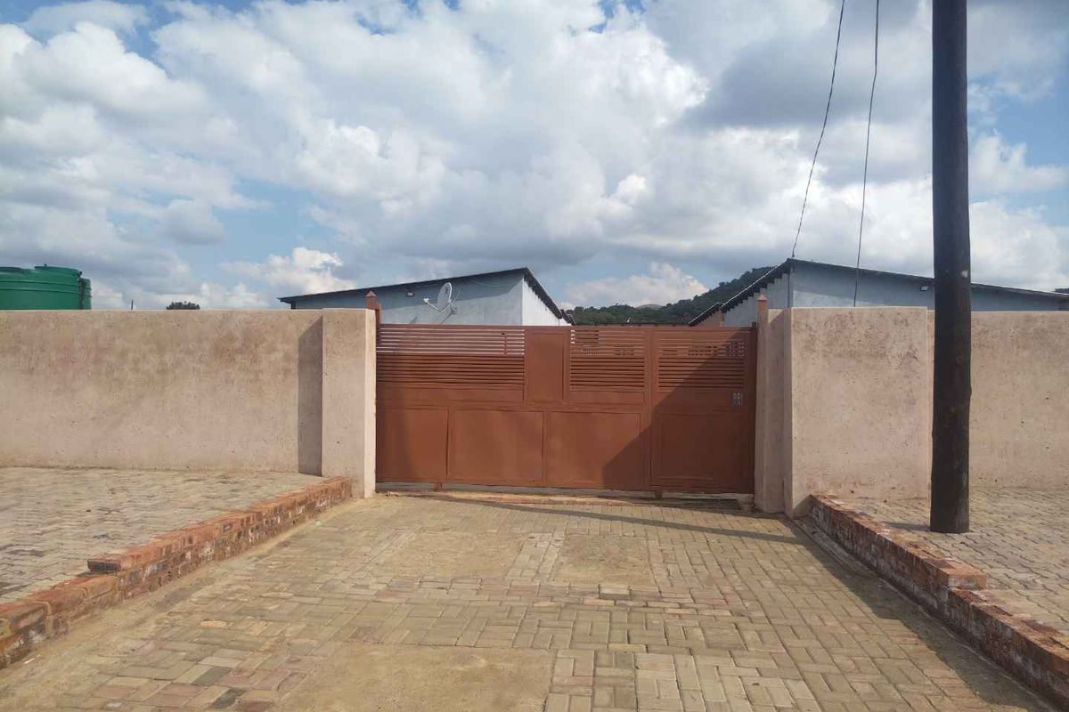 Investment property for sale in Soshanguve South - Photo 2