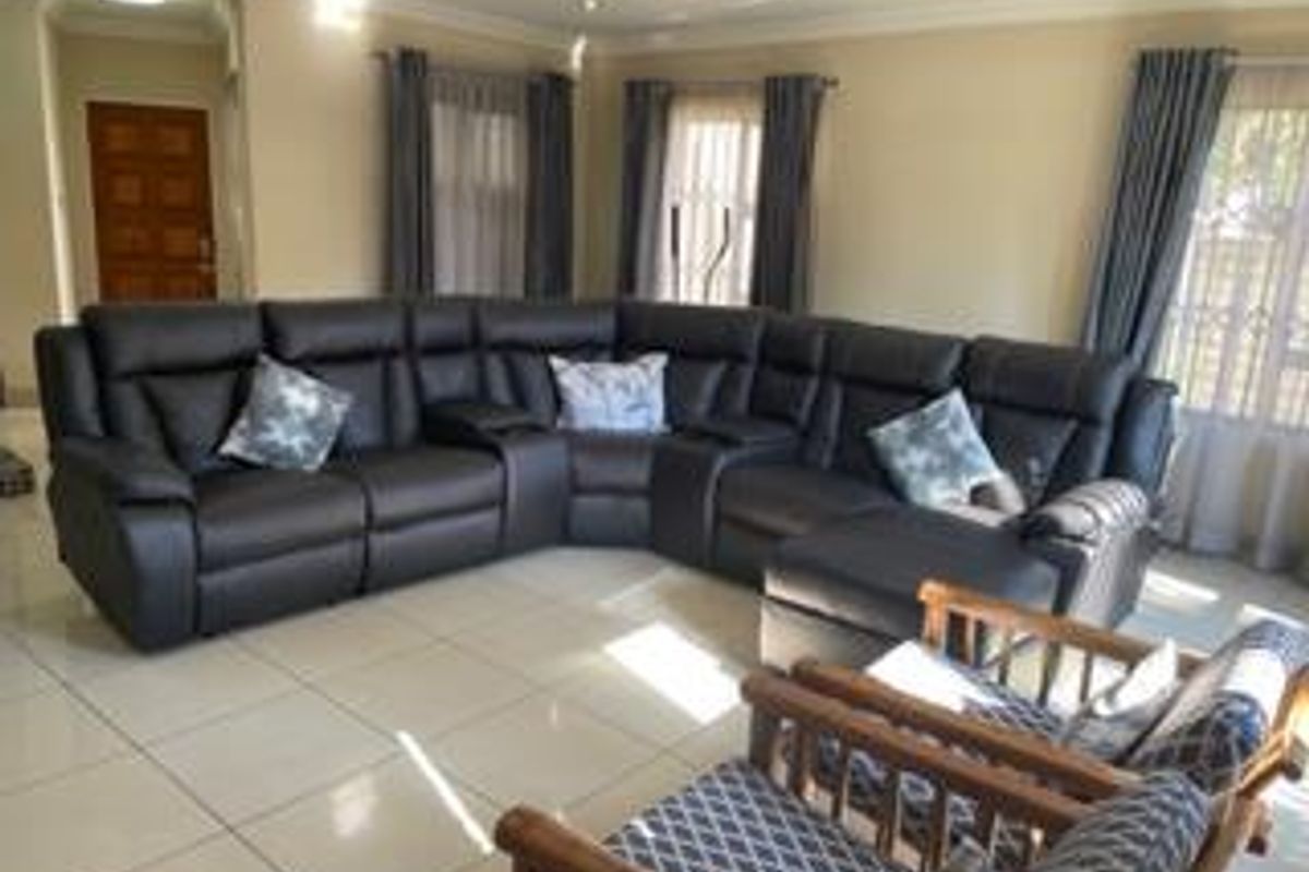 4 Bedroom house available in Bloubsrand - Photo 4