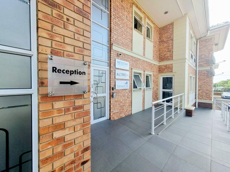 309m2 First-Floor Office in Illovo Sugar Park – Secure, Accessible, and Move-In Ready - Photo 3