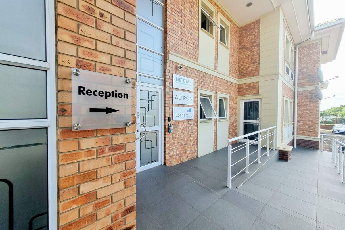 309m2 First-Floor Office in Illovo Sugar Park – Secure, Accessible, and Move-In Ready - Photo 3