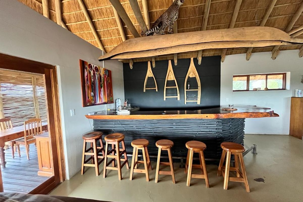 Explore the vast potential of our stunning Hunting Lodge & Cattle Farm! - Photo 4