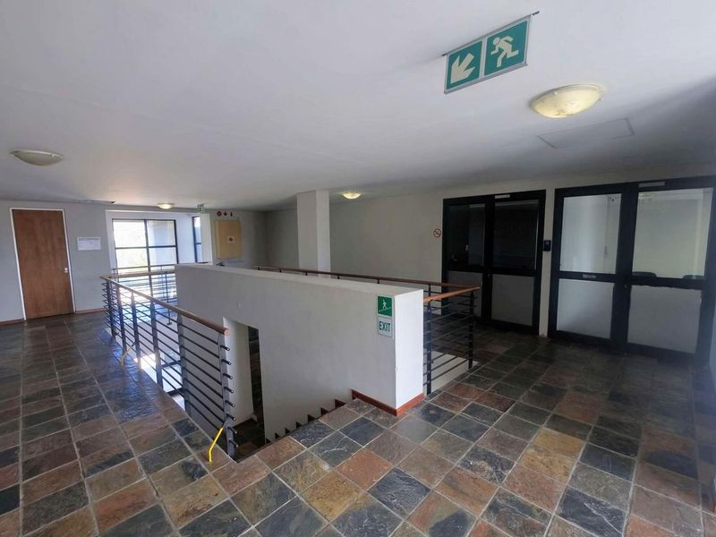 220sqm First-Floor Office To Let – The Estuaries, Century City - Photo 2