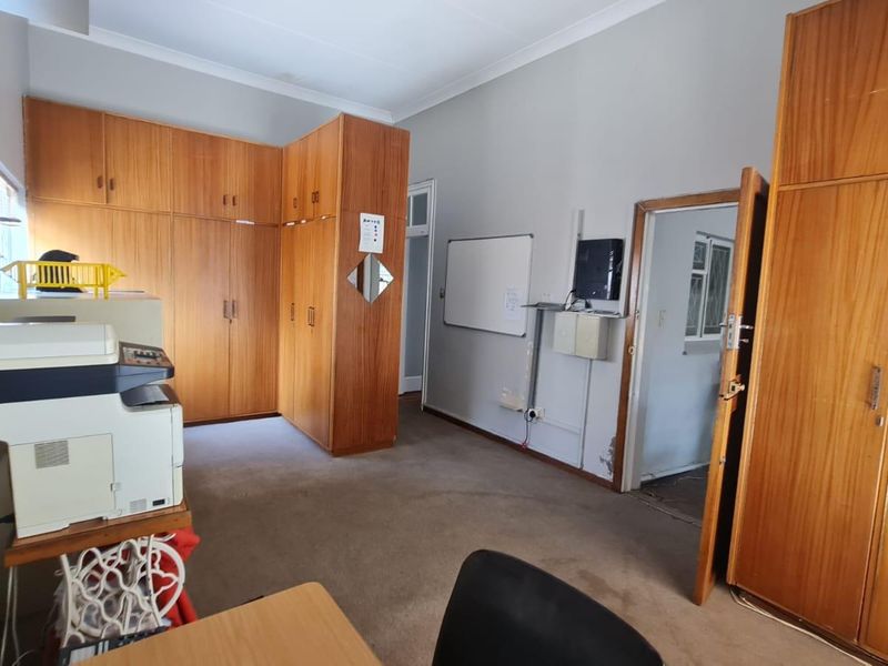 Exceptional Office Space with Income-Generating Flatlet – A Rare Opportunity! EXCLUDES VAT - Photo 6