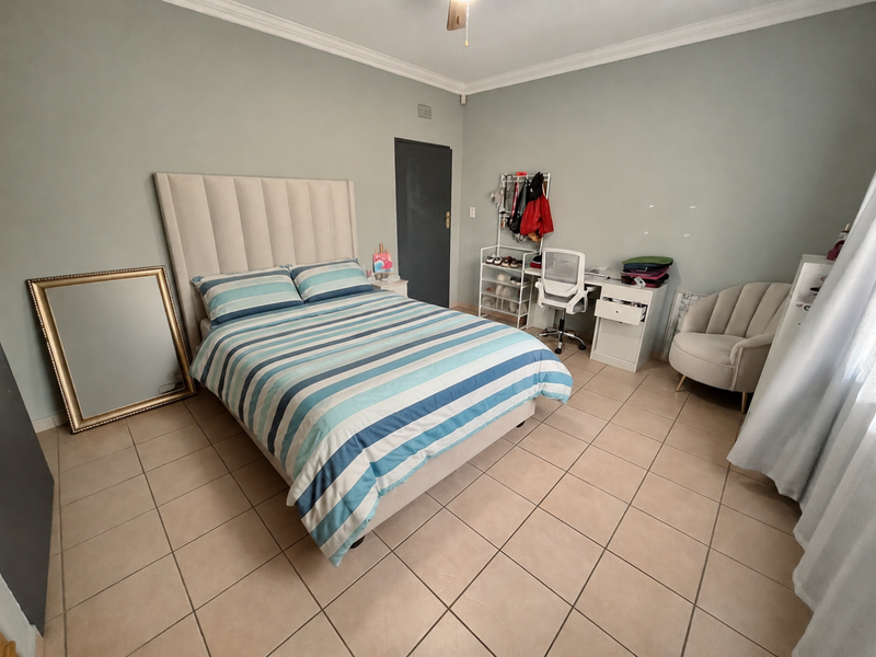 Spacious 4-Bedroom Home Near Top Schools & Malls! - Photo 10