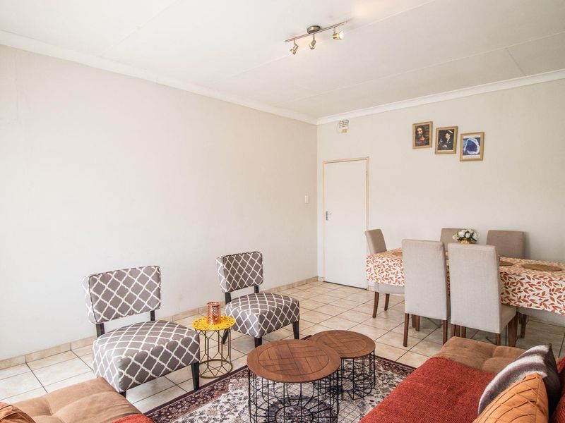 Prime Location & Modern Comfort in One Package - Photo 10