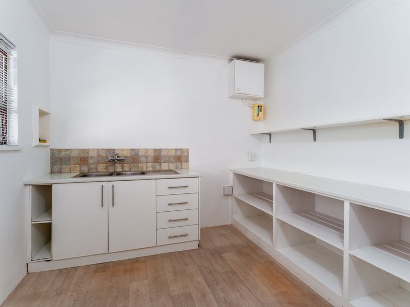 INVESTMENT 1 BED APARTMENT. - Photo 9