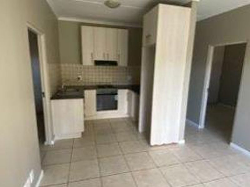 2 Beds unfurnished apartment with parking & balcony, close to Riverlands - Photo 7