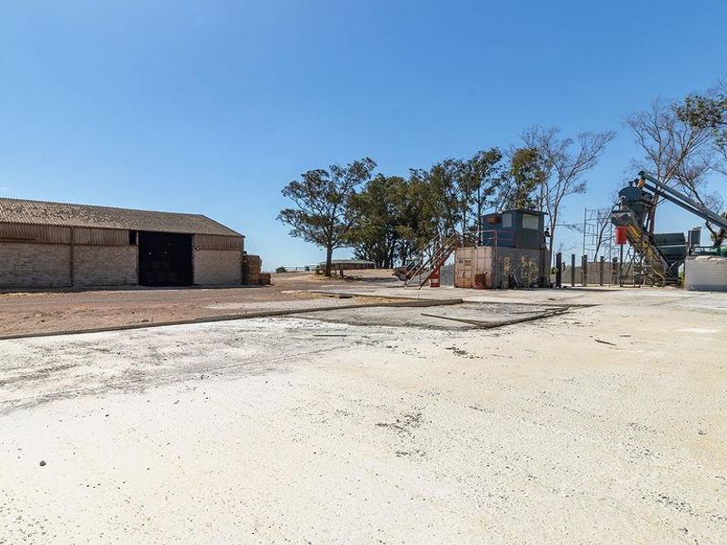 Prime land for rezoning and development by the new airport - Photo 10