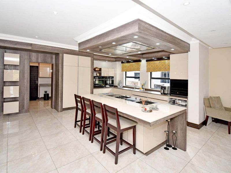 Spectacular 6-Bedroom Golf Course Mansion - Photo 8