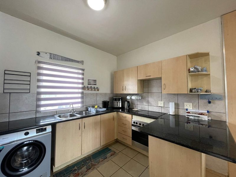 Smart Investment at La Palma Villas - 3 Bedroom Apartment with Breaker Views - Photo 8