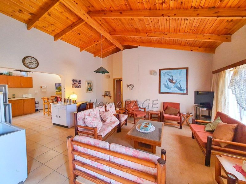 Ext 3 (North Dune), Henties Bay:  4 Bedr Home in POPULAR Oester Street is for Sale - Photo 7