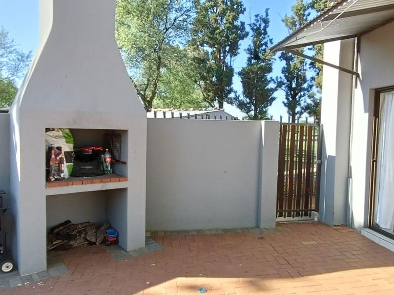 LARGE SMALL HOLDING.EXCELLENT LOCATION.MARKED FOR DEVELOPMENT - Photo 5