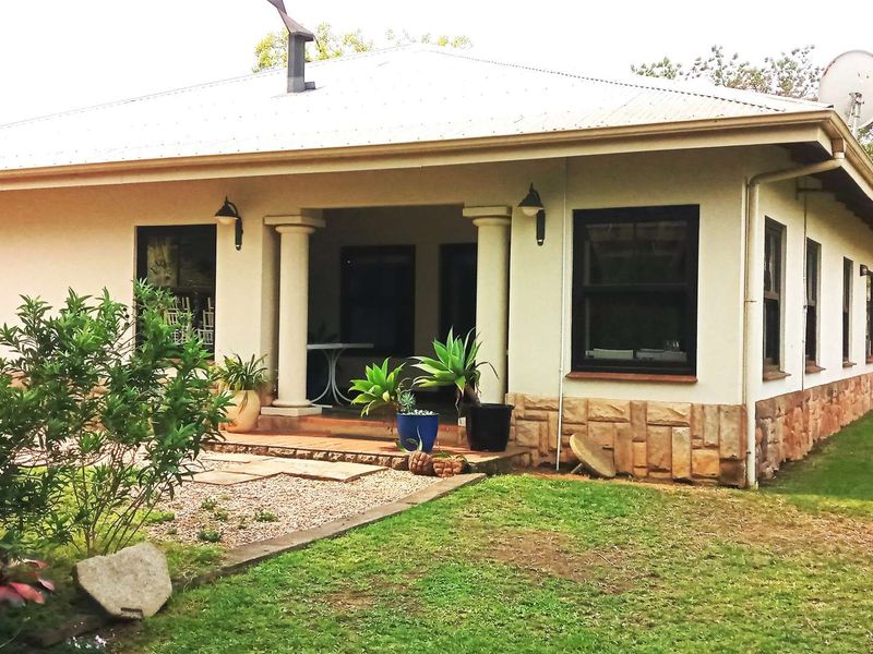 Commercial Property To Let – Large Farmhouse & House in Botha’s Hill - Photo 1