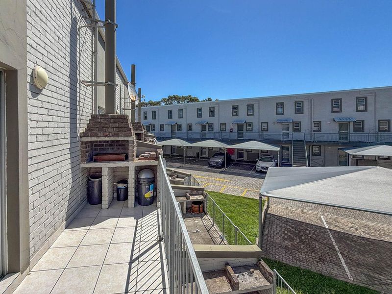 Humewood Loft for Sale - R620 000 - Photo 2