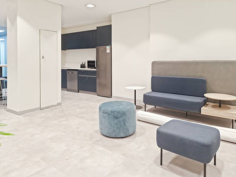 Private office space for 4 persons in HQ Killarney Mall - Photo 2