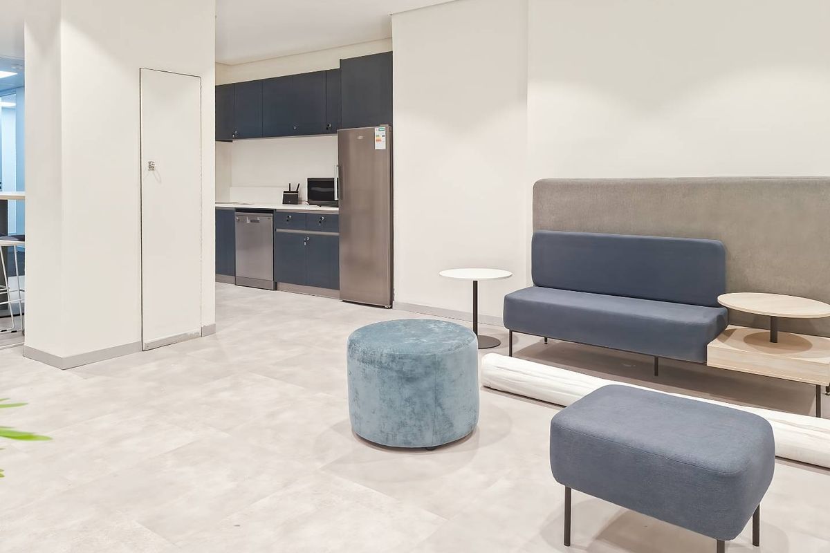 Private office space for 4 persons in HQ Killarney Mall - Photo 2