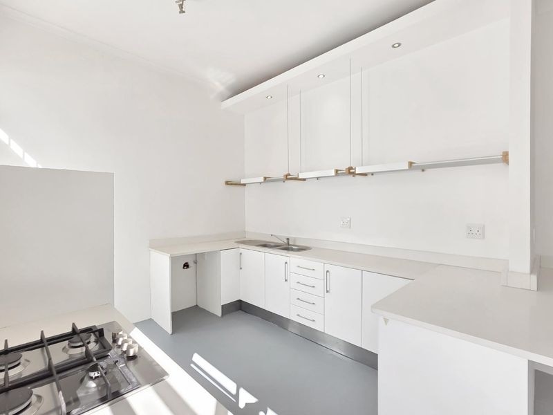 Two bedroom cottage for sale in Gardens - Photo 7