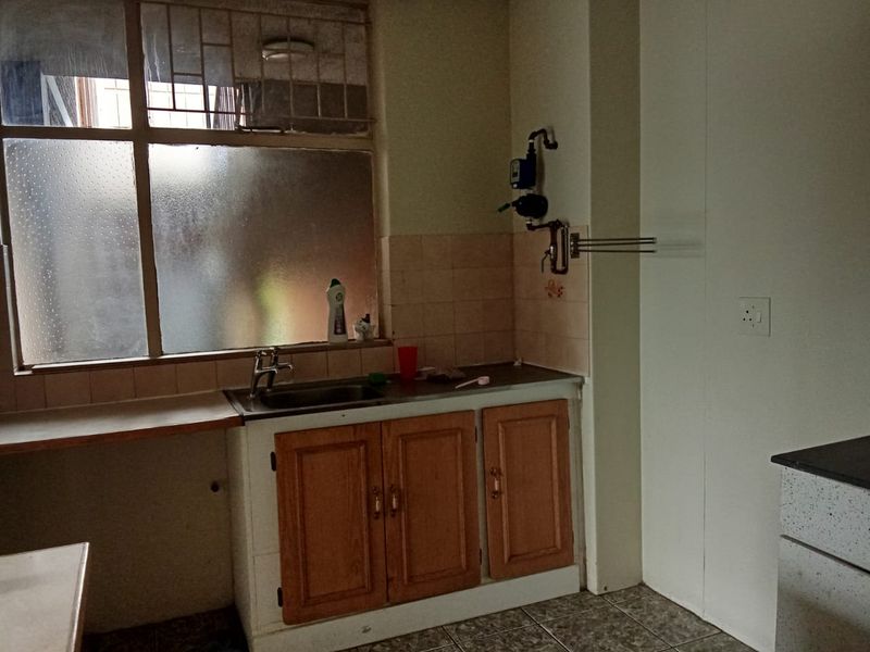 2 BEDROOM FLAT TO RENT IN PRETORIA CENTRAL - Photo 4
