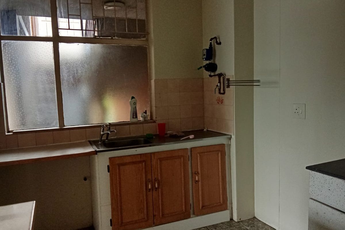 2 BEDROOM FLAT TO RENT IN PRETORIA CENTRAL - Photo 4