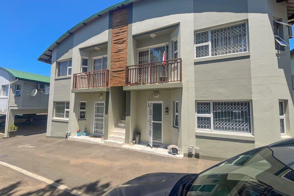 Perfect starter home - Photo 2