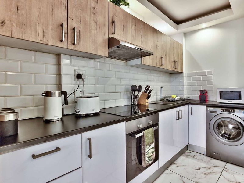 Urban Living Meets Investment Potential at The Square - Photo 5