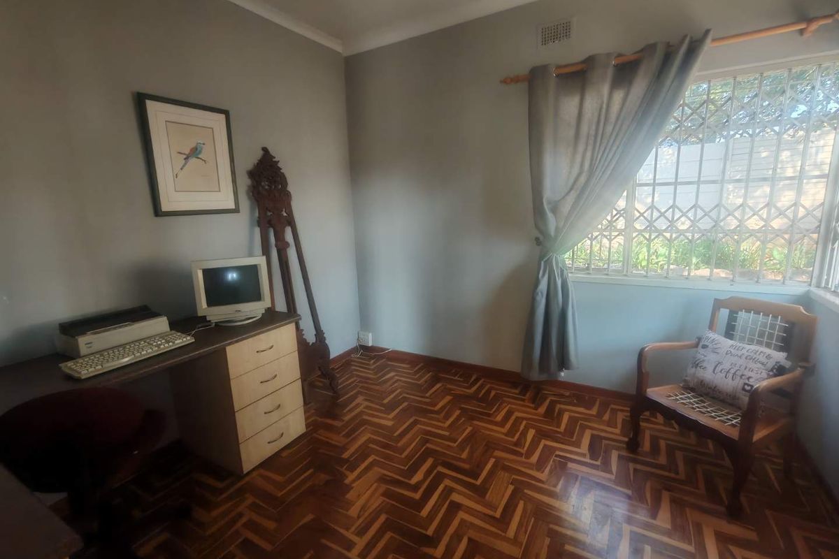 EXCLUSIVE MANDATE - IDEAL FOR MEDICAL OFFICES, ACCOUNTING FIRMS - CLOSE TO UNITAS HOSPITAL - Photo 5