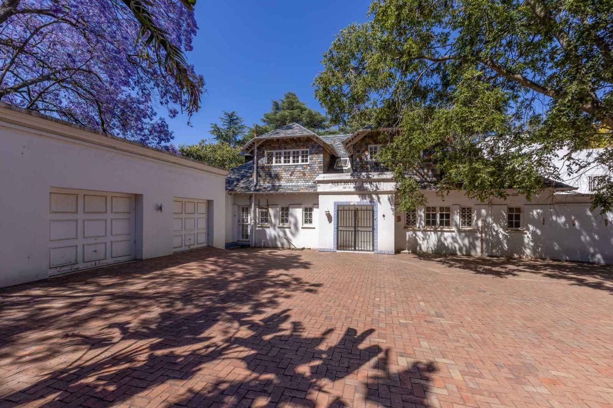 CALLING ALL DEVELOPERS - PRIME PIECE OF LAND IN THE HEART OF MELROSE - Photo 4