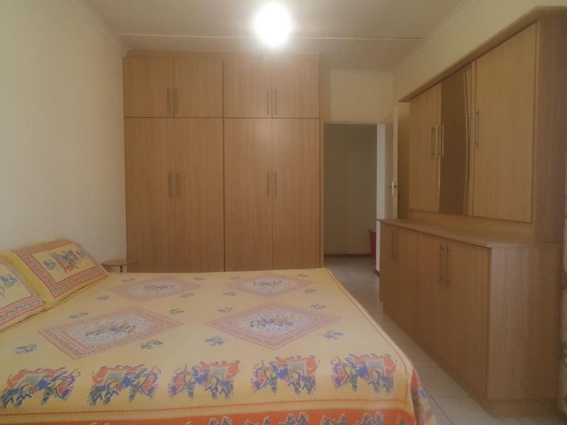 4-Bedroom Home with Double Garage &amp; Large Yard - Photo 9