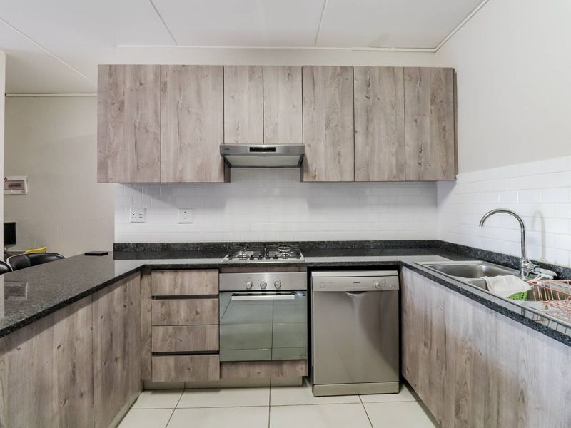 Ground Floor Unit in Royce Heights - Photo 6