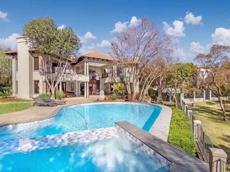 IMPRESSIVE, OPULENT LIFESTYLE ON THE RIVER - Photo 3