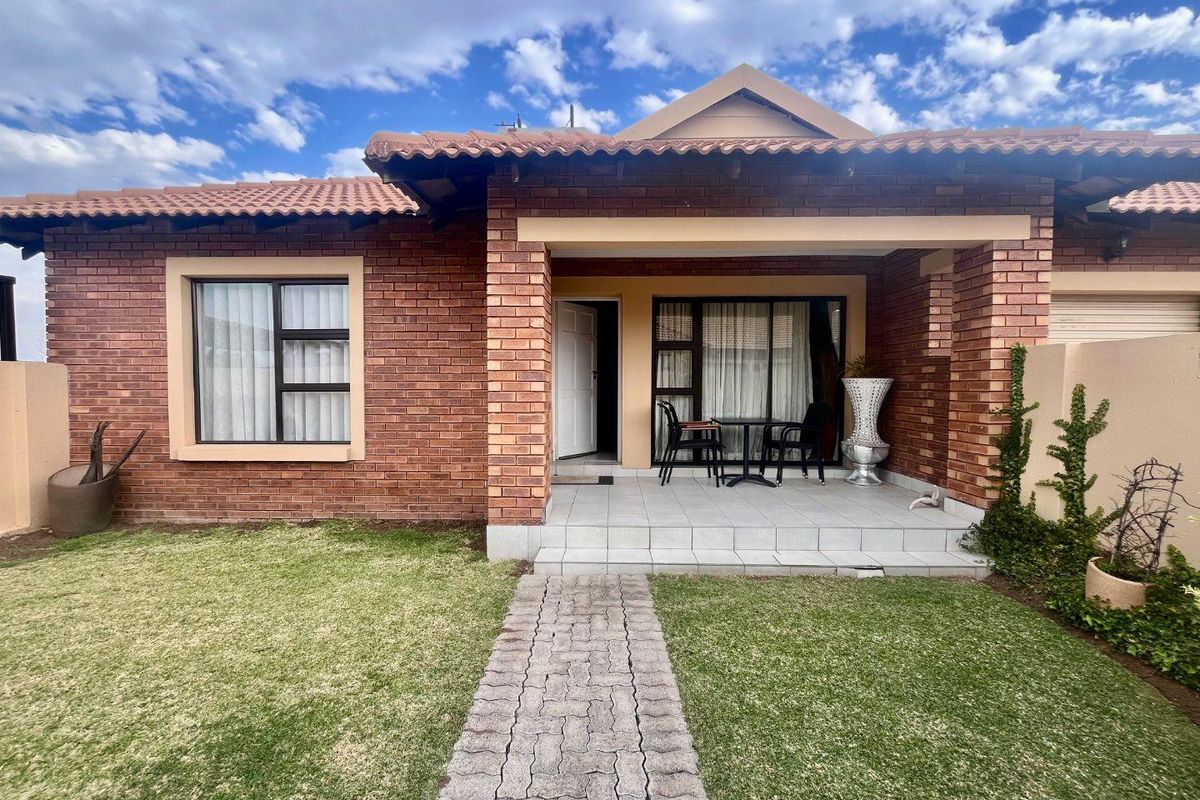 Townhouse at Helderwyk - Photo 2