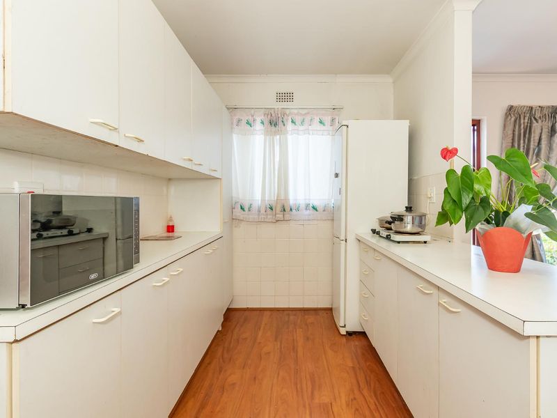 Secure & Serene – A Hidden Gem in Sought-After Lakeside Village - Photo 9