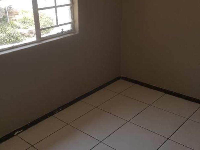 Stunning 2 bedroom Apartment - Photo 6