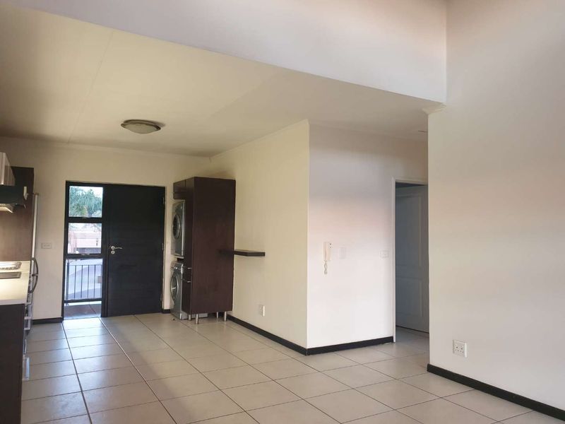 2 Bedroom Unit in Sought after Complex With Views - Photo 8