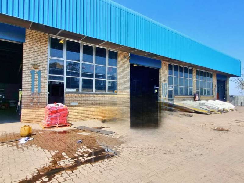 Combined light-industrial offering ±594 m2 (Multiple Units). Multiple roller shutters, yard circulation, high N2 visibility. Avail. Mar–Apr 2026 - Photo 4