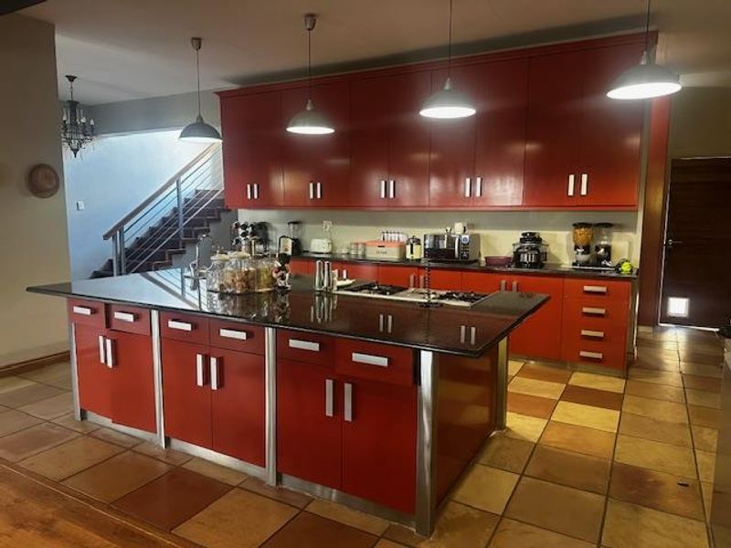 Your forever home is waiting – and it’s spectacular - Photo 2