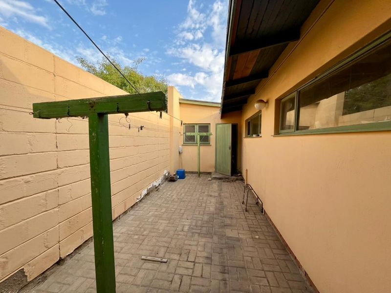 1000Sq erf with a classic home for sale! - Photo 9