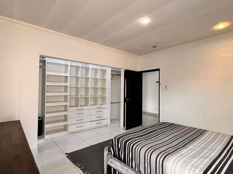 Luxury meets Tranquility in Benoni(Actonville),Morden 3 Bedroom Sanctuary with office space,scullery and heated floors - Photo 10