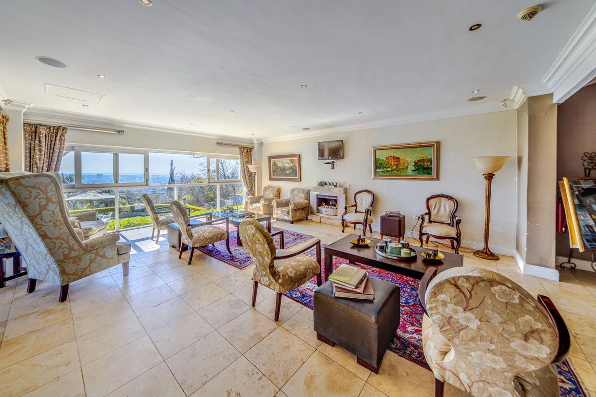 Unmatched Elegance: Boutique Hotel with Stunning 180° Pretoria Views - Photo 3
