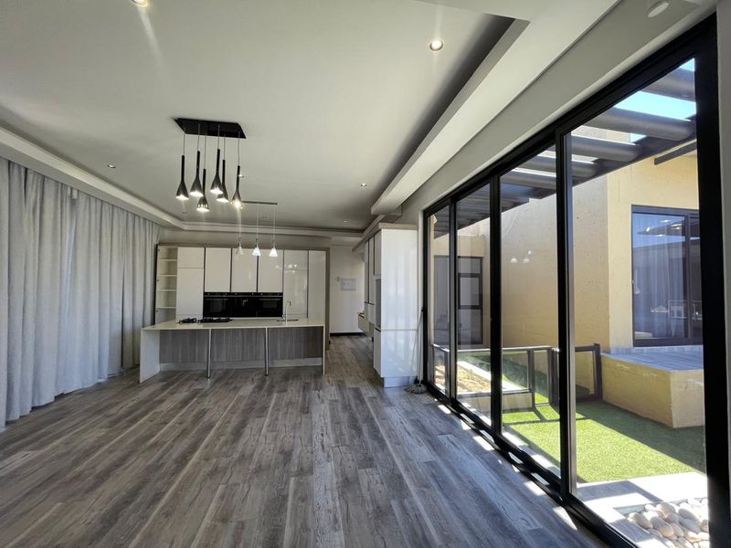 Lavish Mansion for Sale in Auasblick - Photo 6