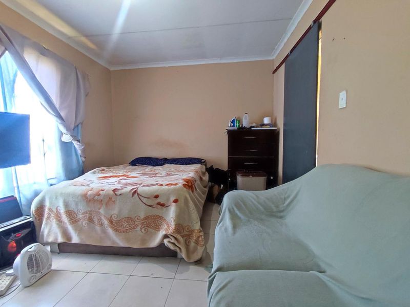 5 Bedroom House for Sale in Cosmo City - Photo 8