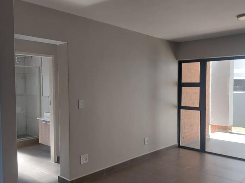 2 bedroom ground floor apartment  in MONTANA - Photo 2