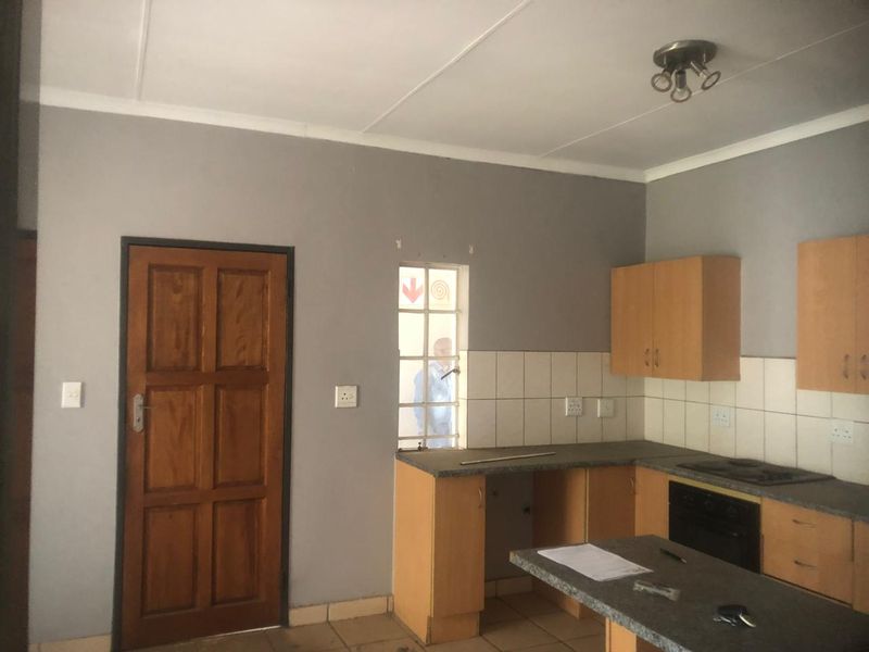 1-Bedroom Bargain: Prime Location & Covered Parking!" - Photo 3