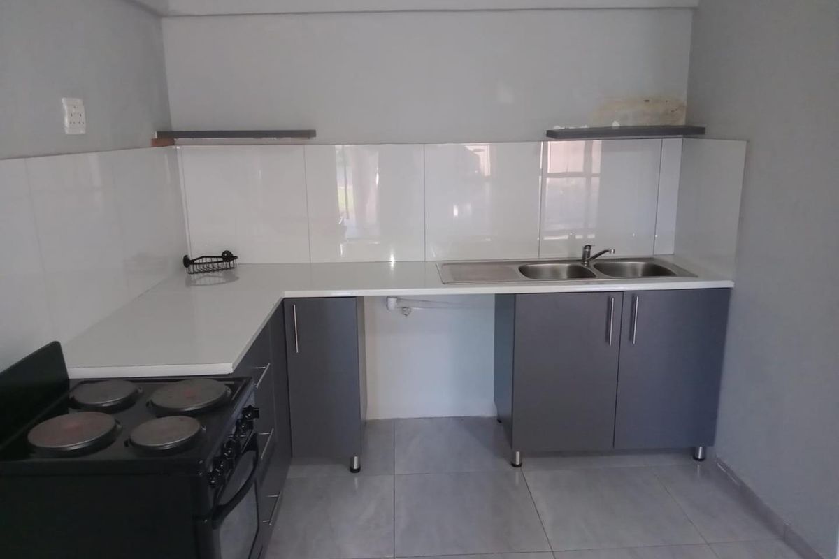 Practical One-Bedroom, One-Bathroom Rental in Richards Bay's Meer En See - Photo 3