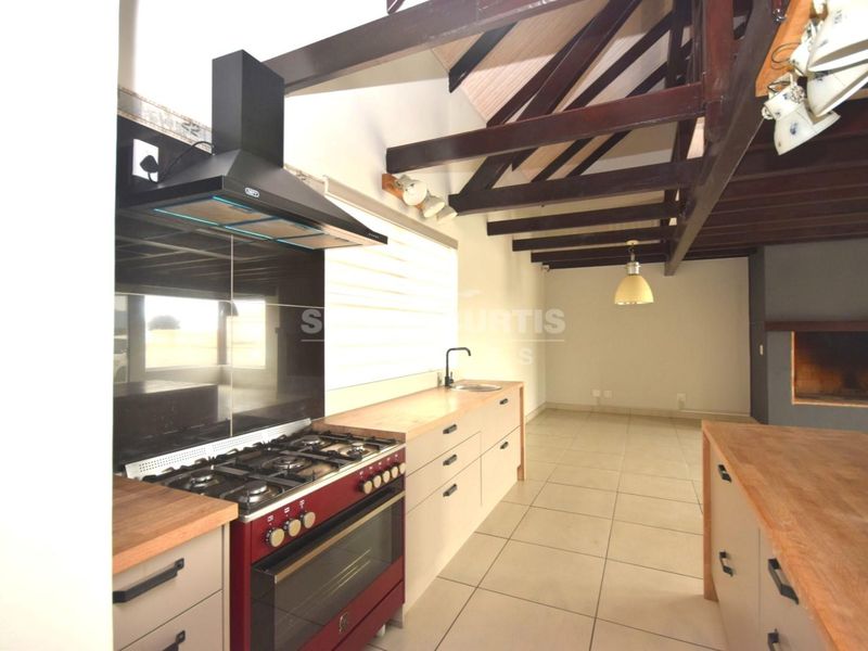 Spacious double story house near the Mall and beach - Photo 6