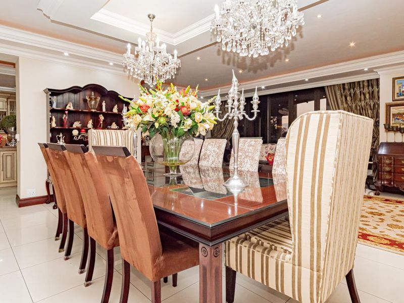 Meyersdal Eco Estate's most extraordinary residence where Elegance, Comfort and Sophisticated living reaches its zenith. - Photo 7