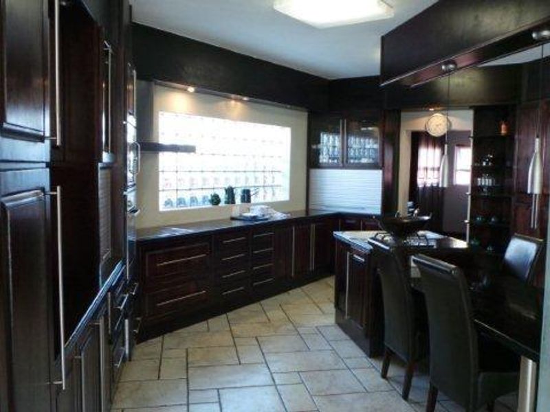 Well located Guesthouse with lots of space to expand - Photo 4