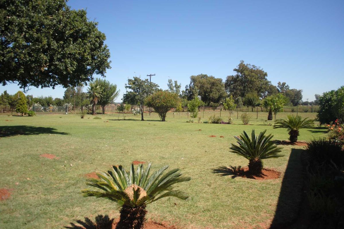 Feast your eyes on this lovely property well suited for Bonafide farming or as an Equestrian property - Photo 5