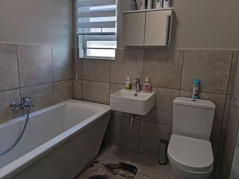 Modern 2-Bedroom Home for Sale in Parkdene Manor | R1,200,000 | Covered Parking - Photo 9