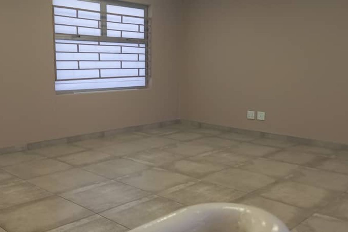 Investment Property -  A Grade Office Unit For Sale - Klein Windhoek - Photo 2